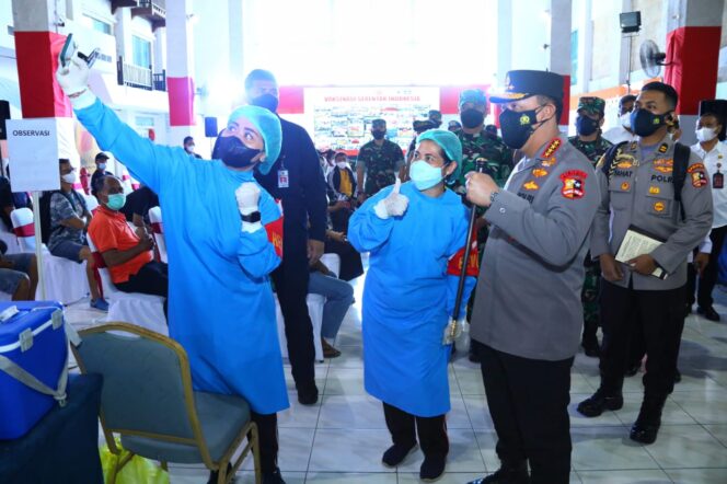 
 Vaksinasi Serentak, Kapolri Ingatkan Pentingnya Vaksin