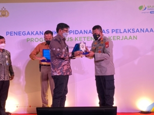 Kapolres Gowa Terima Piagam