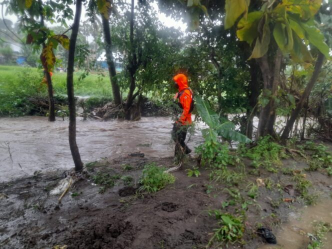 
 Basarnas Sulsel Cari Pemuda Yang Dikabarkan Terseret Banjir di Jeneponto