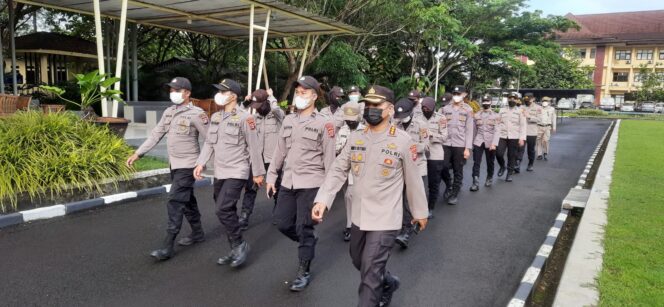 
 Jaga Kebugaran, Bidhumas Polda Banten Laksanakan Olah Raga Pagi