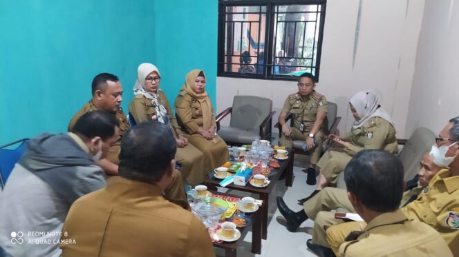 
 Sekcam Ujungtanah Pimpin Rakor Bareng Lurahnya, Bahas Pelayanan Selama Ramadhan