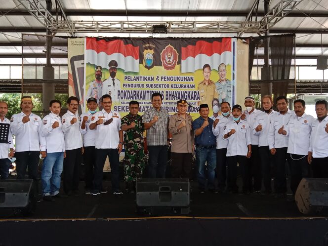 
 Ketua Pokdarkamtibmas Sulsel Lantik 220 Pengurus Subsektor Biringkanaya