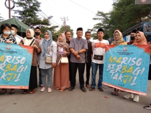 Kecamatan Mariso Bagi Takjil