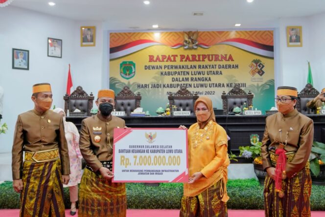 
 Gubernur Sulsel “Warning” Pemkab Tuntaskan Pembangunan Jembatan di Lutra