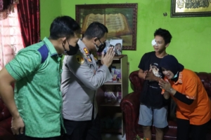 Empati Kapolres Gowa Jenguk