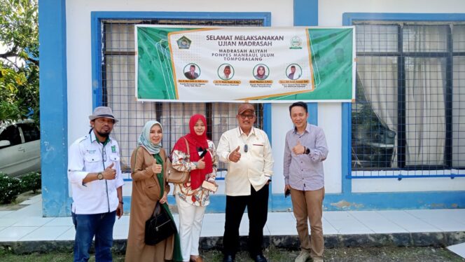 
 Anggota DPR RI Kunjungan ke Pondok Pesantren Mambaul Ulum Tompobalang Maros