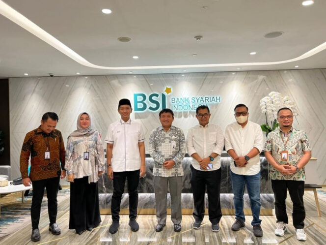 
 Direksi BSI Menerima  Pj Gubernur Sulbar Akmal Malik di BSI Tower  .
image/sulbarprov