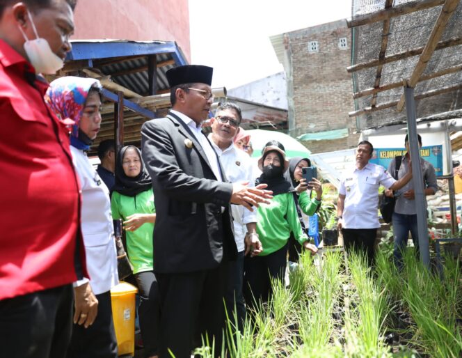 
 Kunjungi Dua Longwis, Walikota Makassar Himbau Manfaatkan Semua Lahan Kosong