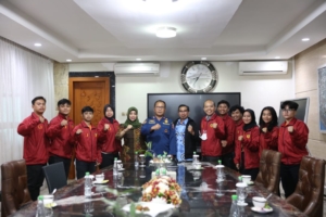Walikota Makassar Lepas 18