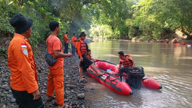 
 Tim Gabungan SAR Temukan Korban Tenggelam di Sungai Donri – Donri Soppeng