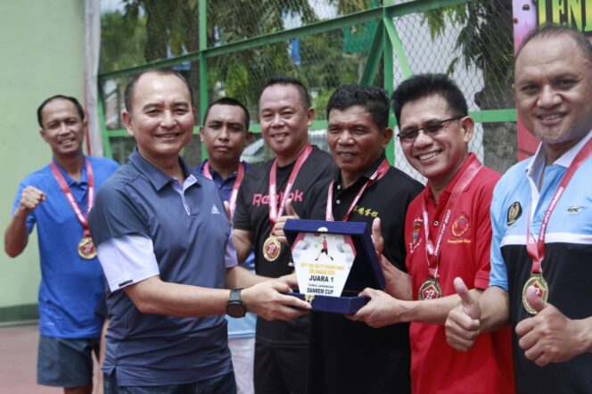 
 Pemprov Sulteng Juarai Pertandingan Tenis Lapangan Danrem CUP