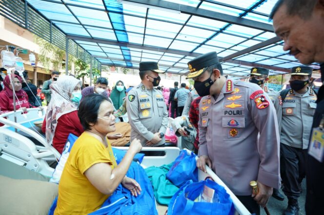 
 Kapolri Tinjau Lokasi Gempa Bumi Cianjur, Pastikan Warga dapat Bantuan Maksimal