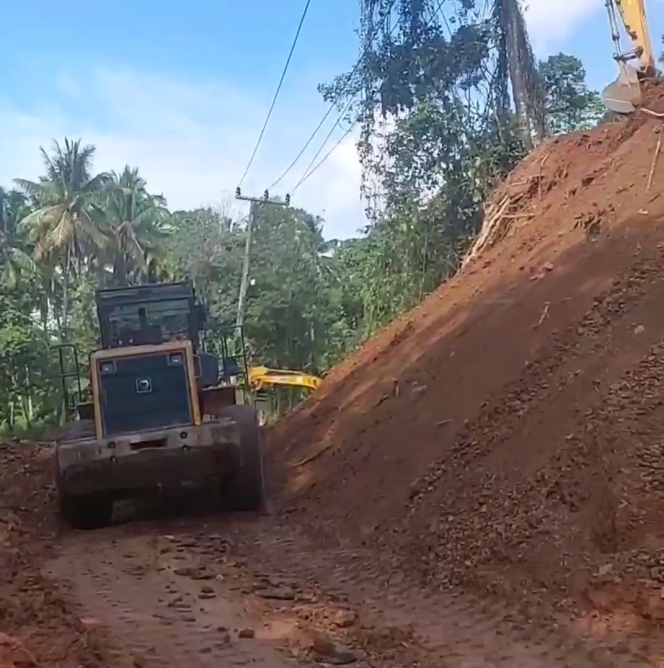 
 Pemprov Sulsel Lanjutkan Rekonstruksi Jalan Ruas Rantepao – Sa’dan – Batusitanduk Sepanjang 2 Km