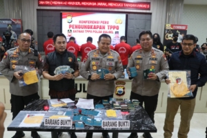 Polda Sulsel Konfrensi Pers Kasus Perdagangan Orang, 9 Pelaku Diamankan