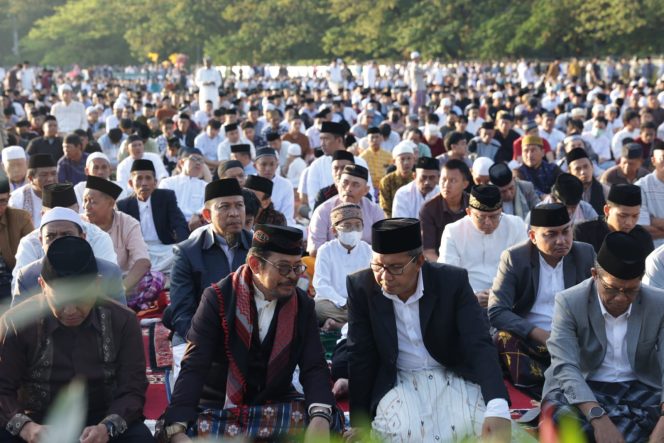 
 Menteri SYL-Danny Pomanto Salat Idul Adha di Karebosi, Walikota: Momentum Persatuan