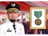 Produksi Beras Sulsel Tertinggi Nasional, Gubernur Sudirman Terima Satyalancana Wira Karya dari Presiden