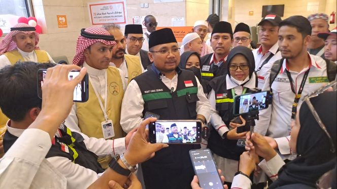 
 Menag Sebut Jemaah Tahun Ini Dapat 10 Liter Zamzam, Dibagi di Debarkasi