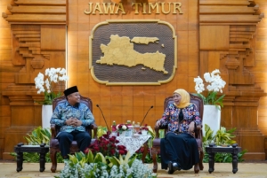 Gubernur Sulsel Bawa Pengrajin ke Jawa Timur, Temui Khofifah Indar Parawansa