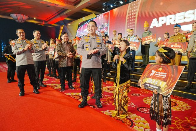 
 Polisi Jadi Pahlawan di Dongeng Buatan Anak,Kapolri: Tanamkan dan Jadikan Semangat Jadi Lebih Baik