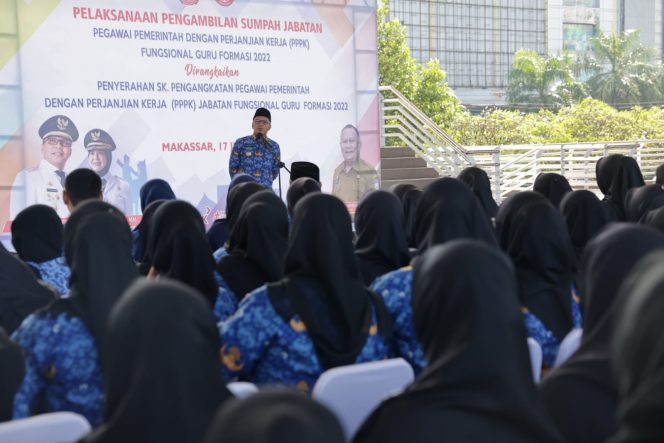 
 Walikota Makassar Motivasi 680 PPPK Guru dalam Simbolisasi Penyerahan SK dan Sumpah Jabatan