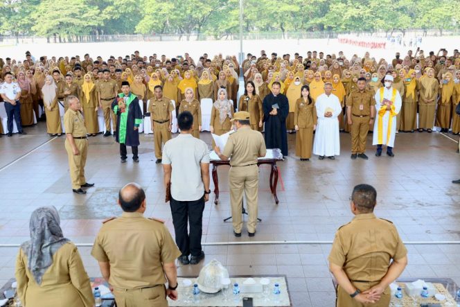 
 Walikota Makassar Lantik 829 Pejabat Fungsional Tertentu, Ingatkan Maksimalkan Kinerja