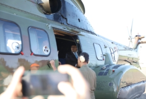 Peringati Hari Bakti TNI AU ke-76, Walikota Makassar Naik Helikopter ke Jeneponto