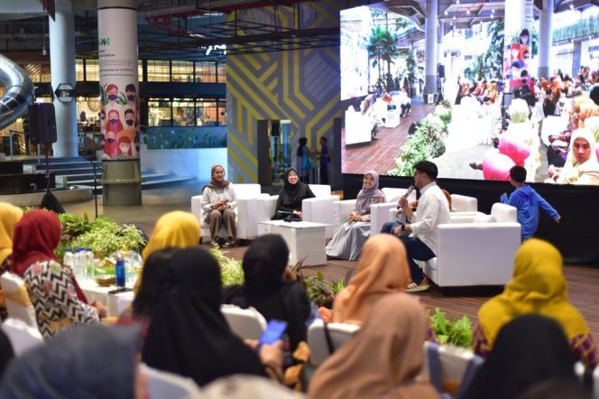 
 Roadshow Puspaga To Mall, Bunda PAUD Sulsel Ingatkan Pentingnya Parenting Ayah