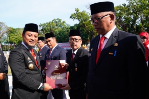Gubernur Sulsel Sematkan 2.398 Satyalancana Karya Satya kepada PNS Pemprov Sulsel