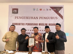 Ketum Komunitas Pengusaha Muslim Indonesia Kukuhkan Pengurus Korwil Makassar, Ini Pesannya!