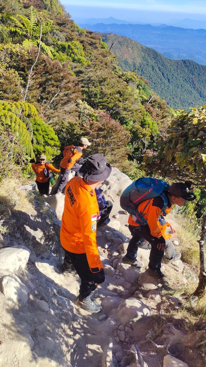 
 Basarnas cari Pendaki  yang Dikabarkan Hilang di Gunung Bawakaraeng 