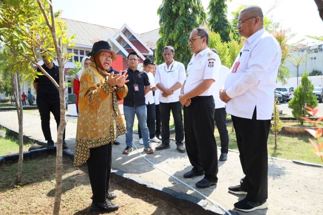 
 Tuan Rumah Forum ASEAN, Wali Kota Makassar Dampingi Mensos Tinjau Sentra Wirajaya