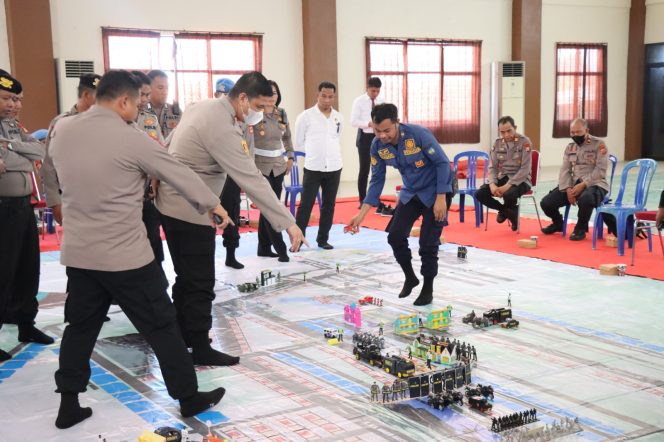 
 Pengamanan Pemilu, Polres Gowa Gelar Latihan TFG Sispamkota Operasi Mantap Brata 2023-2024