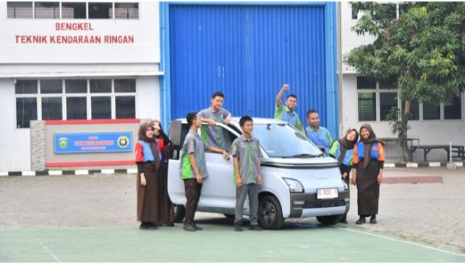 
 Mobil Listrik dari Presiden Jokowi untuk Siswa Belajar Praktik 