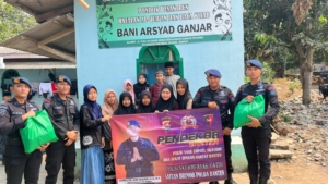 Satbrimob Polda Banten Laksanakan Program Polisi Sayang Anak Yatim  dan Pembagian Sembako