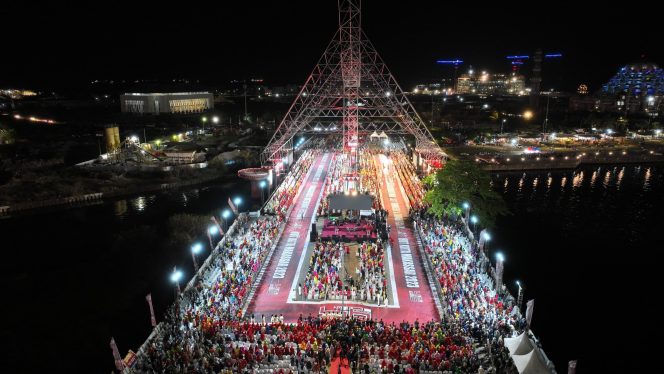 
 Karnaval Budaya Peringatan HUT Kota Makassar ke-416 Memukau dengan Konsep Internasional