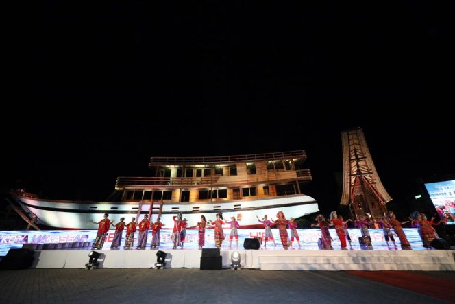 
 Gala Dinner HUT Makassar Bertabur Budaya, Berlatar Mahakarya Pinisi dan Tongkonan