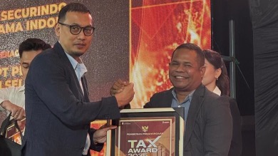 Selamat!!! PLN UID Sulselrabar Raih Penghargaan Tax Award dari Pemerintah Kota Makassar